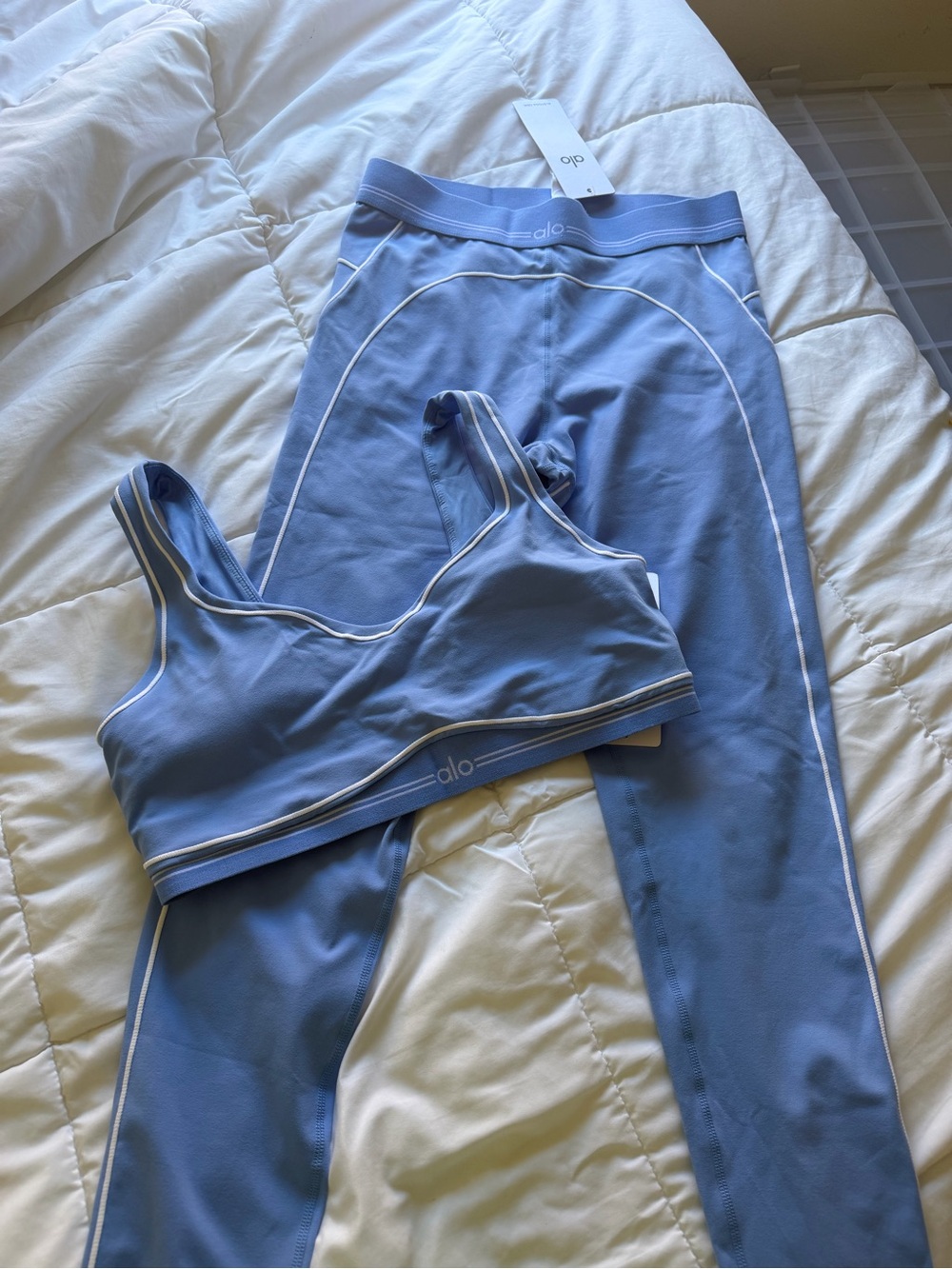 ALO Yoga Light Blue Seamless Sports Bra and Leggings Set